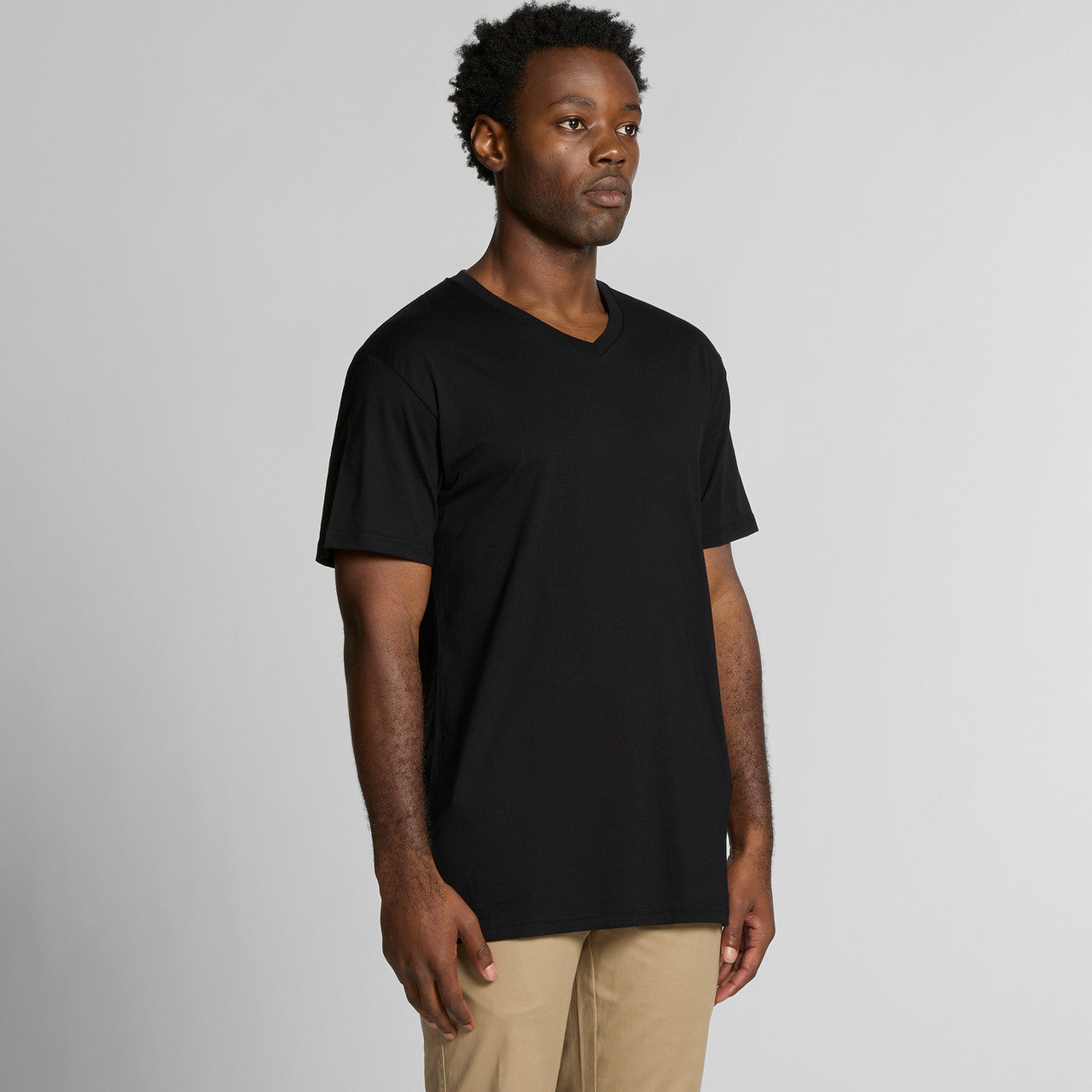 Staple V Neck Tee – T-Shirt - TURN
