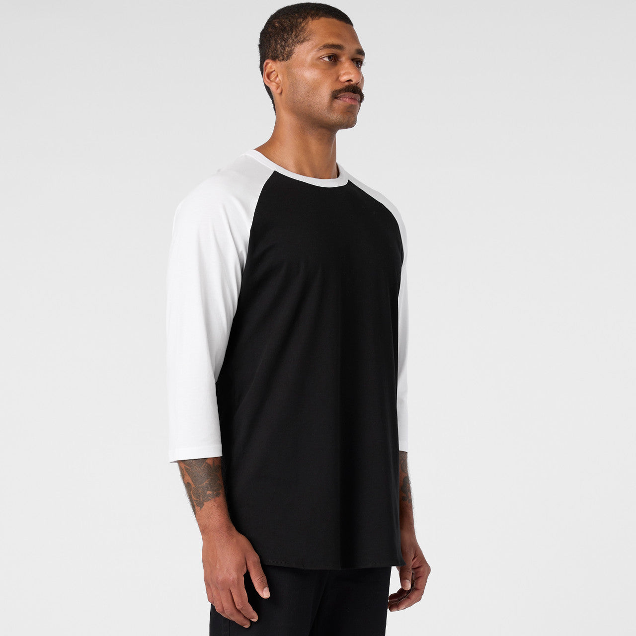 Raglan Tee – T-Shirt - TURN