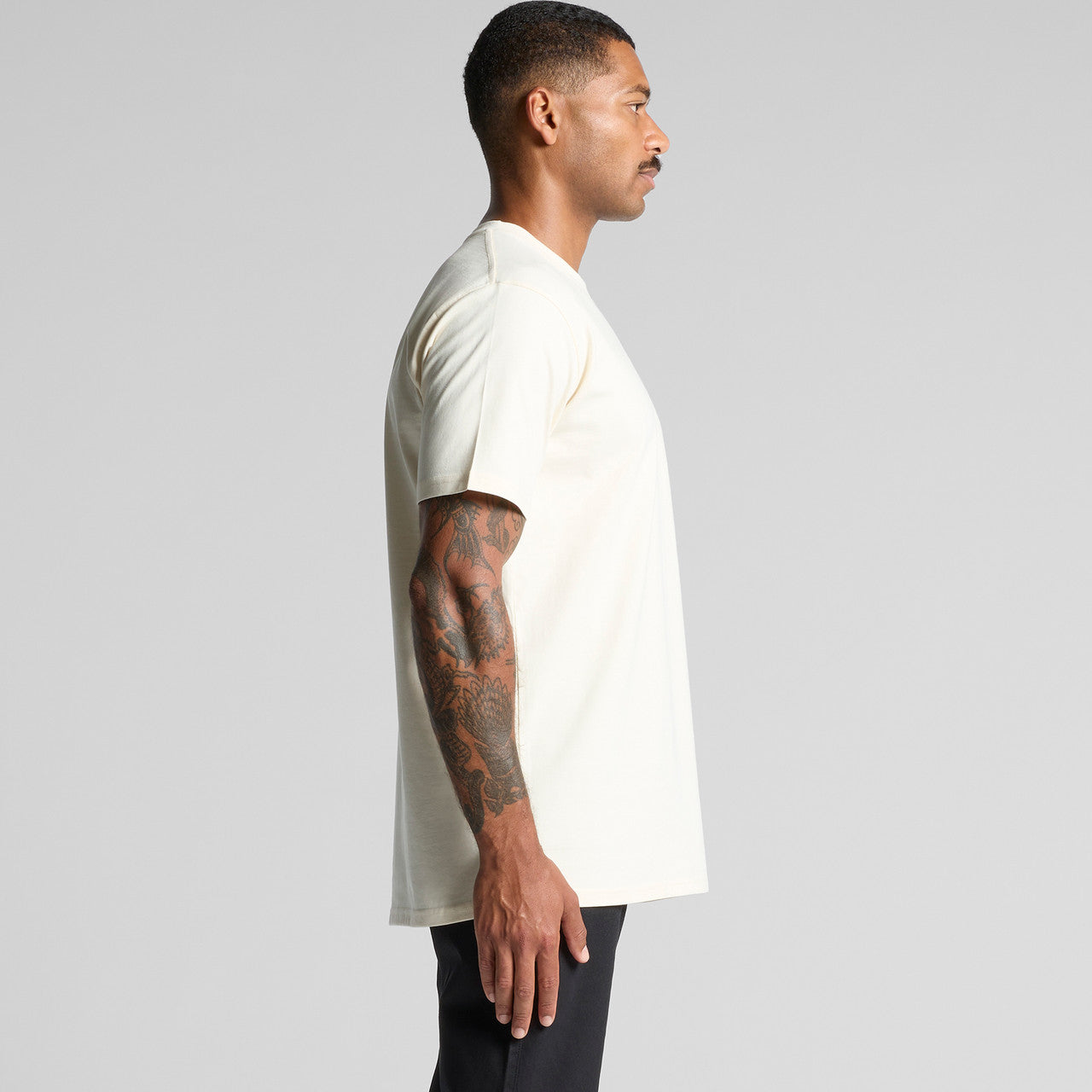 Classic Tee – T-Shirt - SIDE